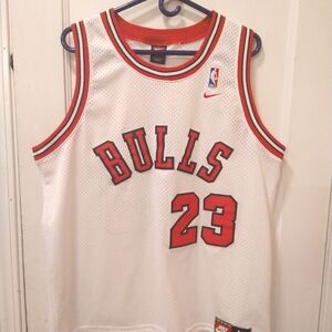 Vintage. 100% Authentic Michael Jordan nike 97 98 Bulls Jersey Size 48 L Mens